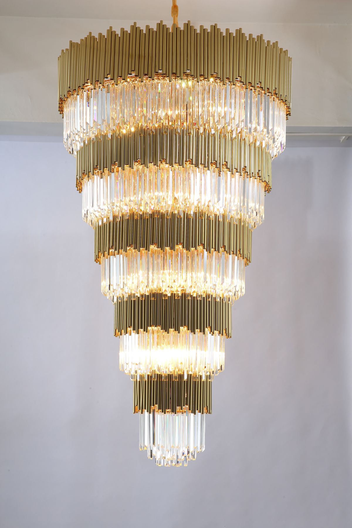 Contemporary wall light fixture for interior decoration