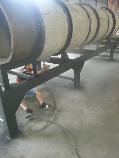 Rotary waste incinerator internal chamber design